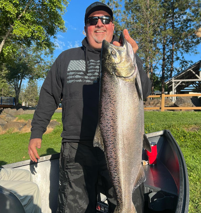 Salmon fishing with Ryan Tripp's Guide Service in Southern Oregon
